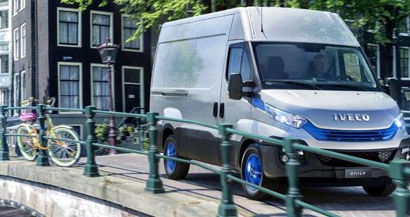 Чемпион в области устойчивого развития: IVECO Daily Blue Power получил титул «Международный фургон года 2018»